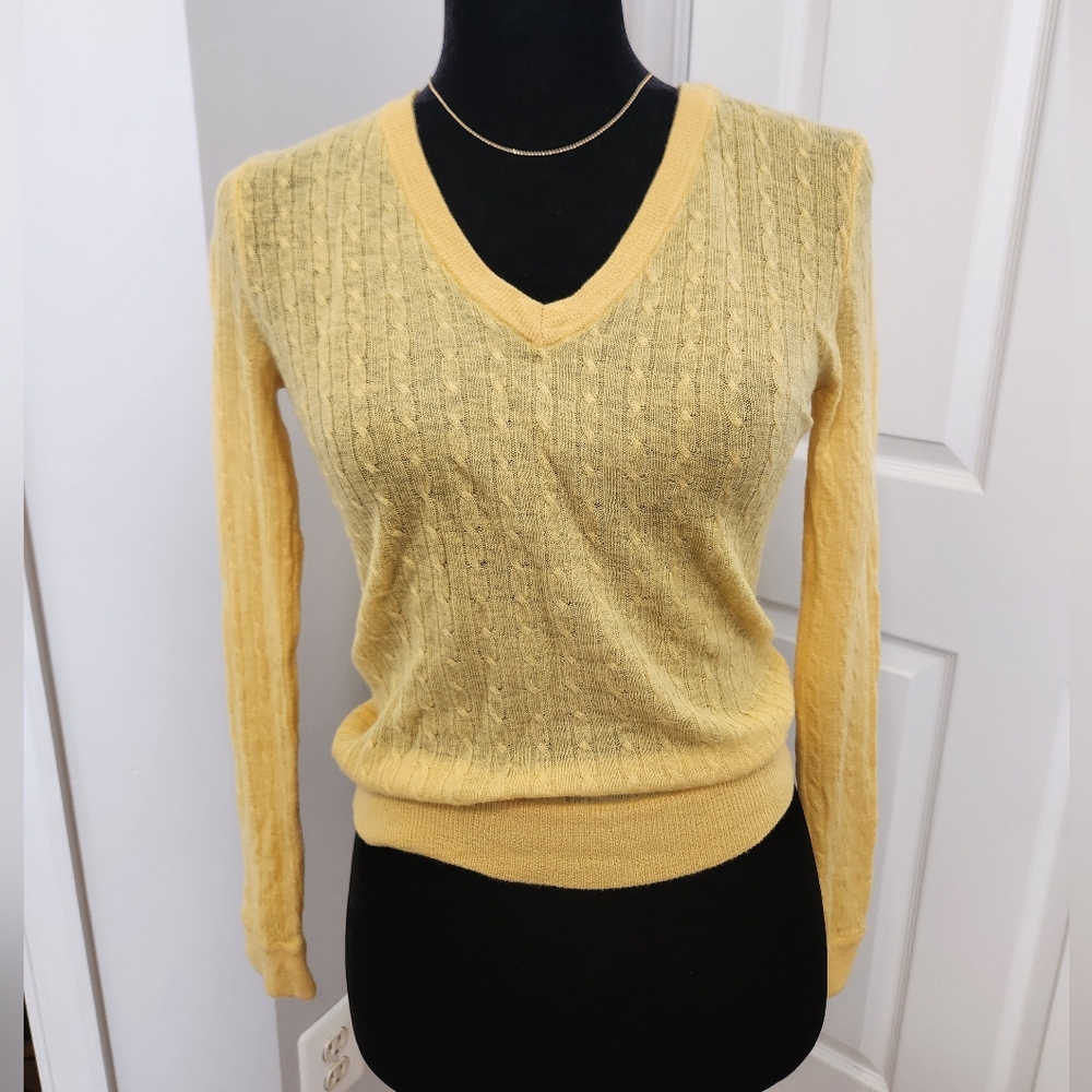 BCBGMaxAzria Sunny Yellow V-Neck Sweater Sz M